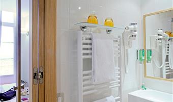 1 einzelbett, nichtraucher, standardzimmer, einzelzimmer, safe, tee- und kaffeetablett