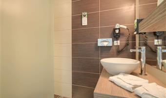 1 queensize-bett, nichtraucher, comfort zimmer, größeres zimmer, einzelbetten auf anfrage, flat-screen-fernseher, italienische dusche