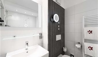 1 doppelbett, modernes design, kostenloses w-lan, flat-screen-fernseher