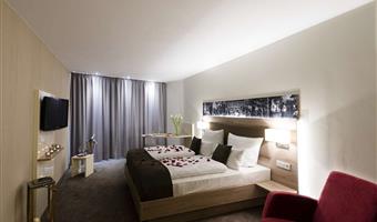 1 doppelbett, modernes design, kostenloses w-lan, flat-screen-fernseher