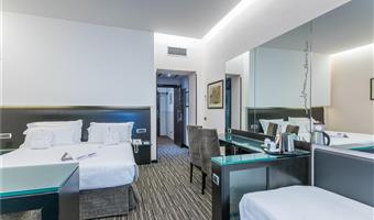 1 kingsize-bett, 2 einzelbetten, family superior-zimmer, 2 verbindungszimmer, wi-fi, kaffeemaschine und wasserkocher)