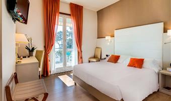 1 queensize-bett, meerblick, terrasse