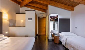 dreibettzimmer, 1 kingsize-bett, sofa-einzelbett