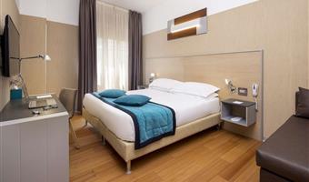 1 kingsize-bett, nichtraucher, deluxe-zimmer, sofabett für eine person, wi-fi, pc safe, wasserkocher