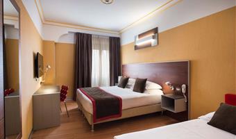 1 kingsize-bett 1 etagenbett, nichtraucher, familienzimmer, pc safe, wasserkocher