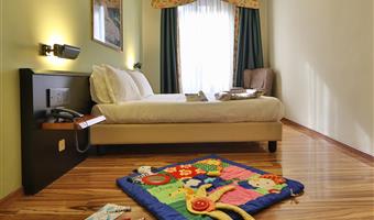 1 queensize 2 einzelbetten, familienzimmer