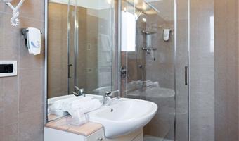 1 doppelbett, nichtraucher, business-zimmer, parkettboden, usb-anschluss, französisches bett 140 cm