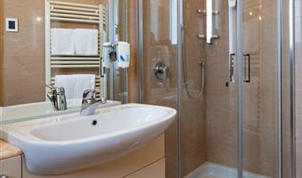 1 doppelbett, nichtraucher, business-zimmer, parkettboden, usb-anschluss, französisches bett 140 cm