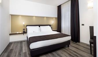 behindertengerechtes zimmer mit kingsize-bett, behindertengerecht ausgestattet, rollstuhlgerechte dusche, superior-zimmer, nichtraucher