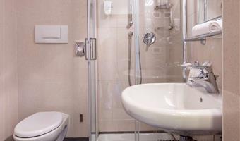 1 queensize-bett, nichtraucher, business-zimmer, parkettboden, usb-anschluss