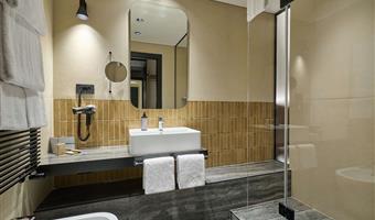 1 kingsize-bett, nichtraucher, deluxe-zimmer, höhere etage, terrasse, welcome minibar, sessel, coffee machine