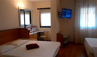 1 kingsize-bett, familienzimmer, sofabett