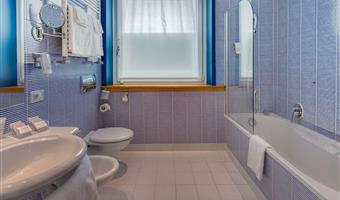 1 queensize-bett, classic zimmer, einzelbetten auf anfrage