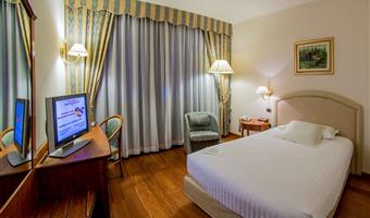 1 einzelbett, frenchsize-bett, economy, behindertengerechtes badzimmer