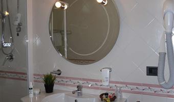 1 kingsize-bett 2 einzelbetten, familienzimmer, 2 verbindungszimmer, terrasse