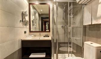 standard doppelzimmer mit 2 einzelbetten, ca.<br /><br />22qm - kostenloses wifi, wasserkocher, 2 flaschen wasser, minibar, safe, lcd-tv