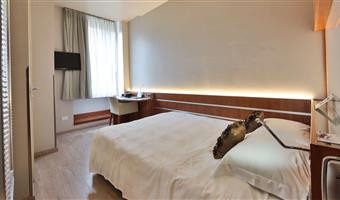 1 doppelbett, standardzimmer, französisches bett 140 cm