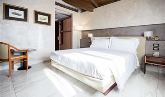 2 queensize-betten, nichtraucher, familienzimmer, 2 verbindungszimmer, zwei badezimmer