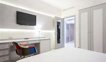 suite - 1 queensize-bett, nichtraucher, separates gebäude, wohnbereich, sofabett, 2 fernseher mit flachbildschirm
