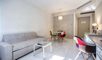 suite - 1 queensize-bett, nichtraucher, separates gebäude, wohnbereich, sofabett, 2 fernseher mit flachbildschirm