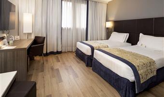 1 kingsize-bett, 1 zusätzliches bett, dreierzimmer