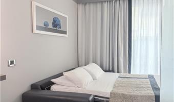 1 kingsize-bett, junior-suite, double sofabed