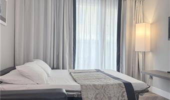 1 kingsize-bett, junior-suite, double sofabed