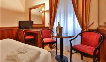 1 queensize- und 1 sofabett, dreierzimmer, highspeed-wlan, safe, wasserkocher