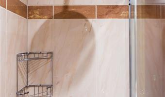 1 kingsize-bett, standardzimmer, kostenloser parkplatz neben dem zimmer, bergblick