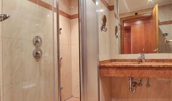 1 kingsize-bett, standardzimmer, kostenloser parkplatz neben dem zimmer, bergblick