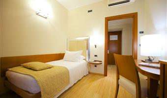 1 einzelbett, standard-zimmer, 10 qm, sky-kanäle, wi-fi, tee und kaffeemaschine, nichtraucher-zimmer