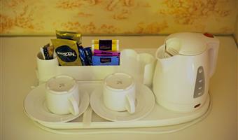 1 kingsize-bett, nichtraucher, deluxe-zimmer, bademantel und pantoffeln