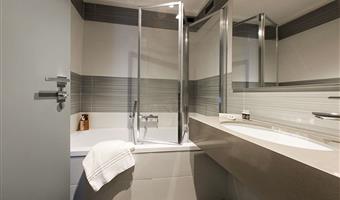 1 queensize-bett, comfort zimmer, einzelbetten auf anfrage