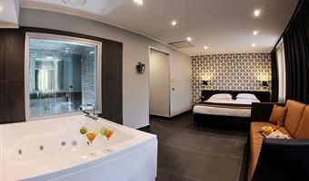 1 kingsize-bett, sofabett, deluxe-zimmer, whirlpool, dusche