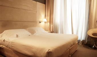 1 queensize-bett, nichtraucher, standardzimmer, einzelbetten auf anfrage