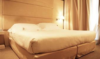 1 queensize-bett, nichtraucher, standardzimmer, einzelbetten auf anfrage