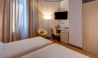 1 queensize-bett, nichtraucher, standardzimmer, einzelbetten auf anfrage