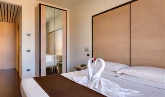 1 queensize-bett, nichtraucher, standardzimmer, einzelbetten auf anfrage