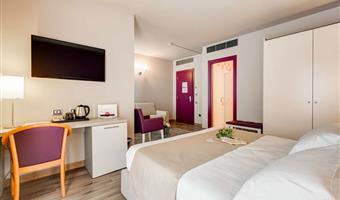 1 queensize-bett, familienzimmer, sofabett