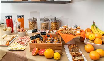 1 queensize-bett, nichtraucher, standardzimmer, kostenlose flasche mineralwasser