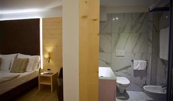 1 queensize-bett, nichtraucher, deluxe-zimmer, balkon, bergblick