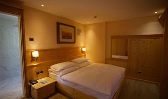 1 queensize 2 einzelbetten, nichtraucher, familienzimmer, comfort zimmer, balkon, bergblick