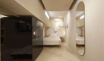 suite – 1 queensize-bett, nichtraucherzimmer, blick auf den innenhof, bademantel und hausschuhe, komplettes frühstück