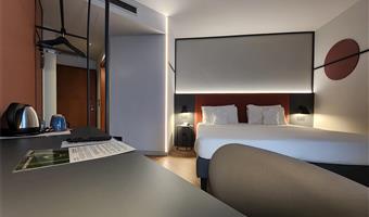 1 kingsize-bett, nichtraucher, superior-zimmer, balkon, auf wunsch kann das zimmer auch mit zwei einzelbetten ausgestattet werden, bademäntel und hausschuhe