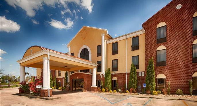 Exterior of the Best Western Plus Bass Hotel & Suites - Leeds - 01104