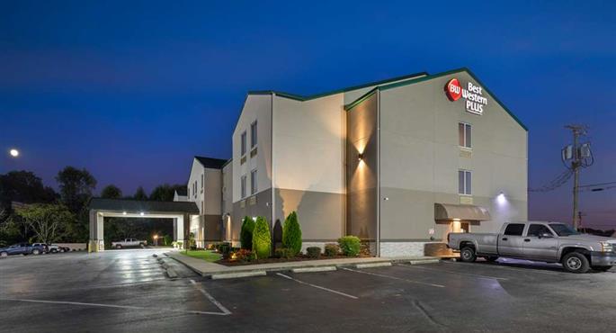 hotel in russellville 01114 f