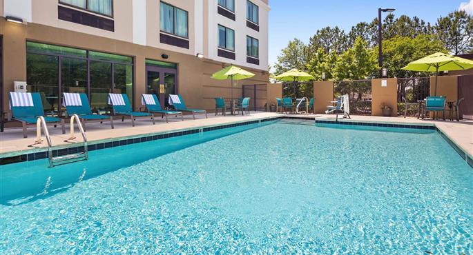 Pool of the Best Western Plus Birmingham Inn & Suites - Birmingham - 01126