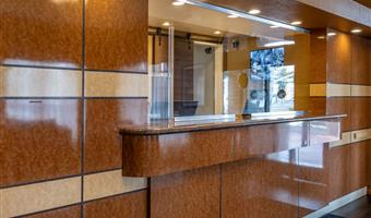 Hall of the Best Western Plus South Bay Hotel in Lawndale - 05336