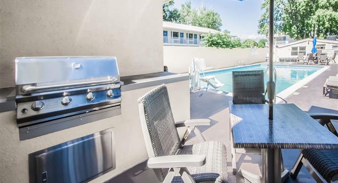 Amenities of the Best Western Bishop Lodge - Bishop - 05340