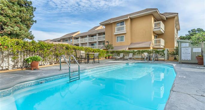 Pool of the Best Western Plus Monterey Inn - Monterey - 05398